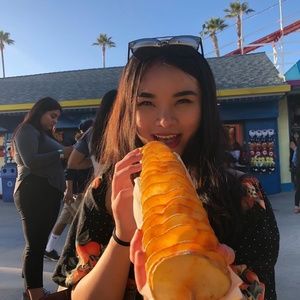 Meet your Posher, Vy